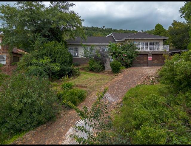 4 BEDROOM HOUSE FOR SALE IN MONDEOR